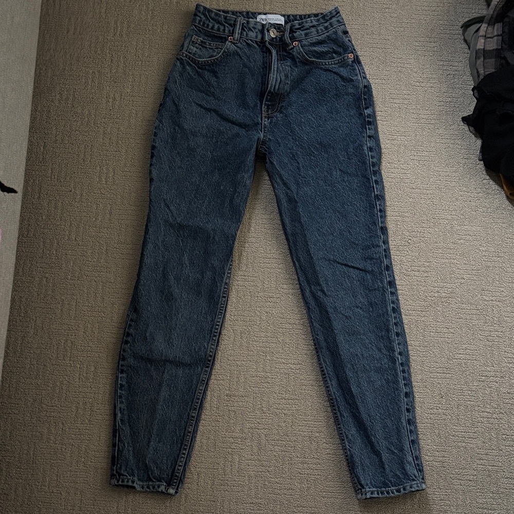 Zara Straight-Leg Jeans in Dark Blue Wash